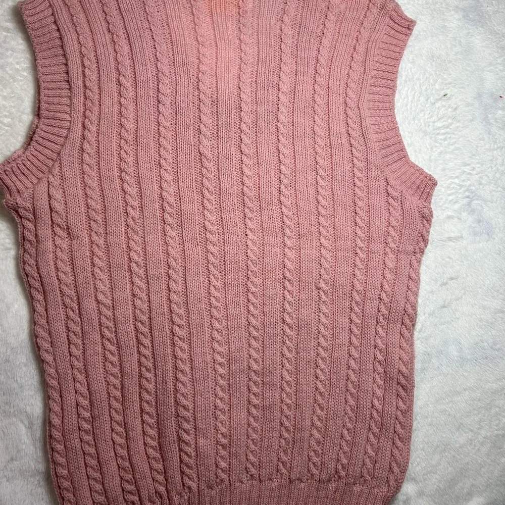 Pendleton regular Women's 100% Wool V-Neck Sweater Vest Size 34 pink